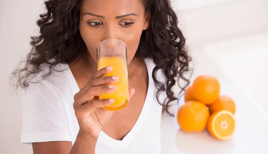 5 benefícios que farão você tomar suco de laranja todos os dias